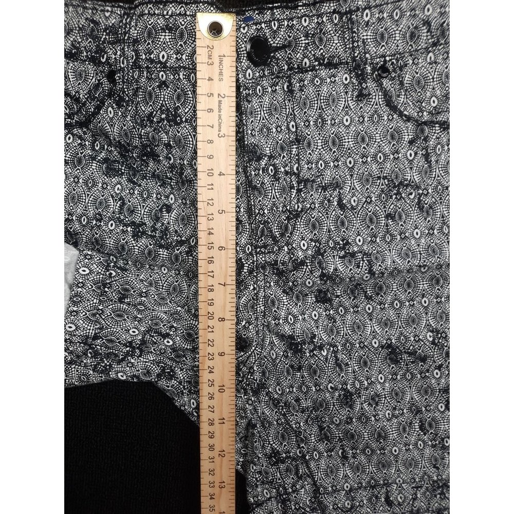 Bandolino Amy Short-Black Stamp Melody-Size 10 - Picture 6 of 7